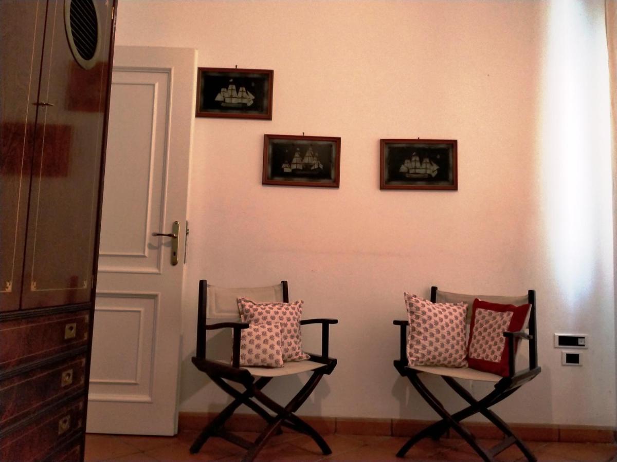 Villa Rossi Полиняно а Маре Екстериор снимка